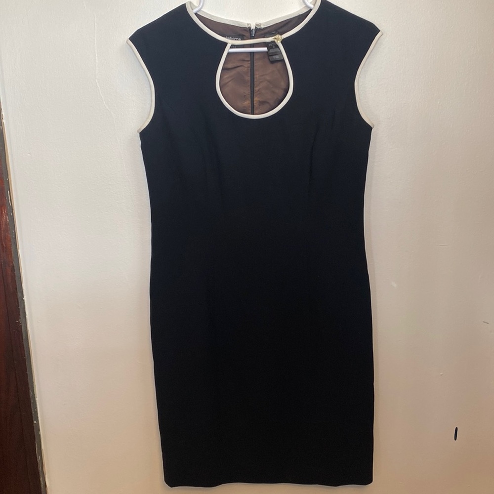 Liz Claiborne Vintage Size 6P black with white trim 90's Keyhole dress